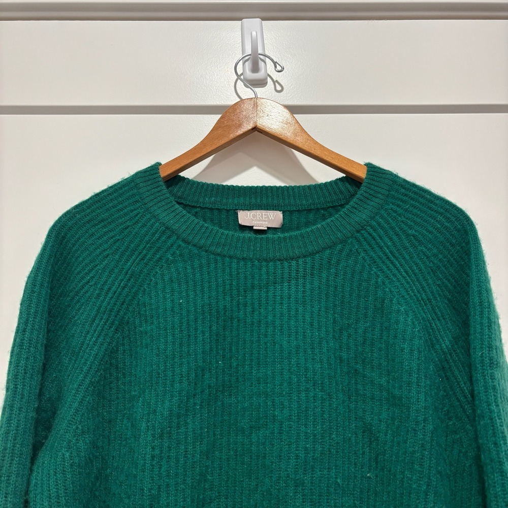 J. Crew Green 100% Cashmere Knit Crew Neck Pullover Sweater Women's Size XS - Picture 2 of 10